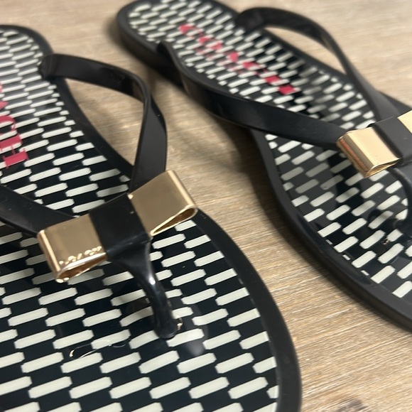 Coach New York Landon Gold Bow Thong Flip Flop Sandal Women Size 6 - Picture 5 of 17